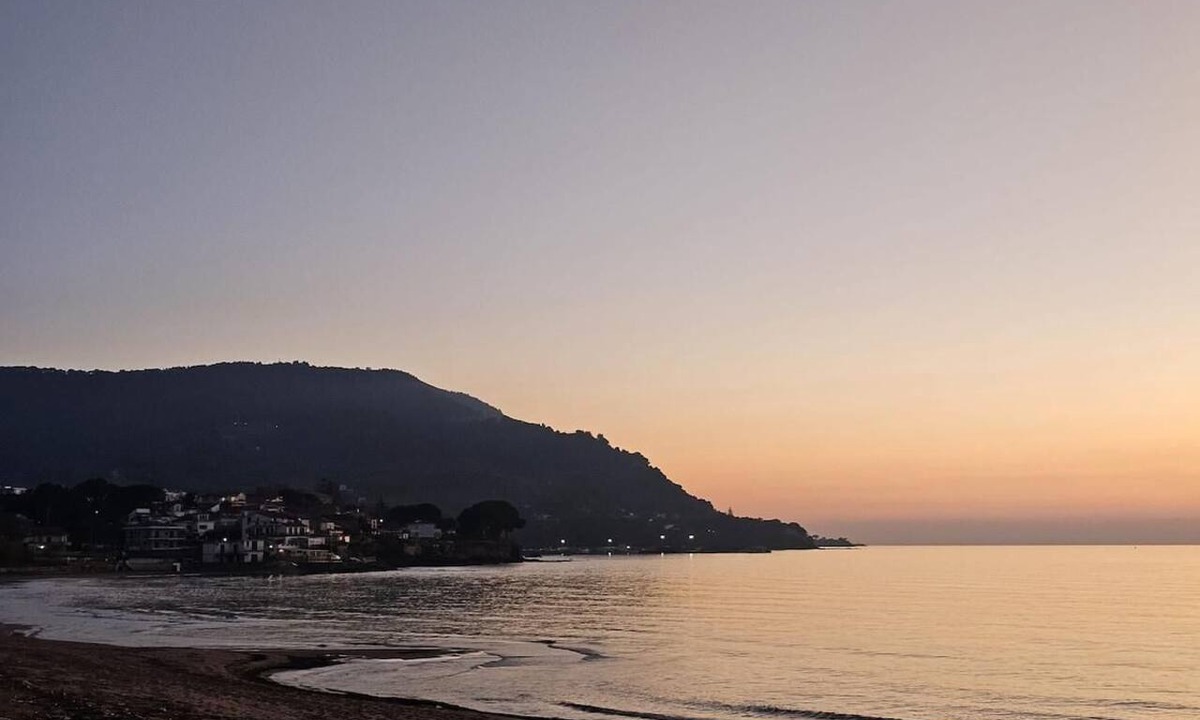 Castellabate Apartment | Large panoramic villa with direct beach access