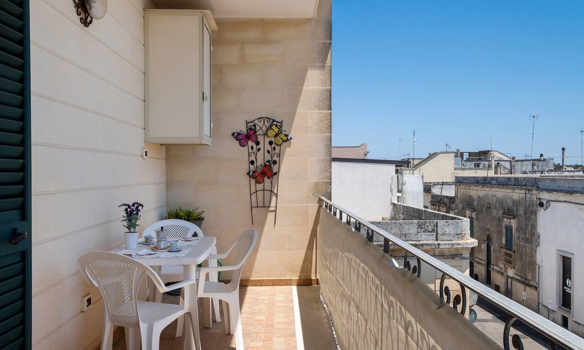 Muro Leccese Apartment | Le Crapare Apartment with Balcony and Air Conditioning