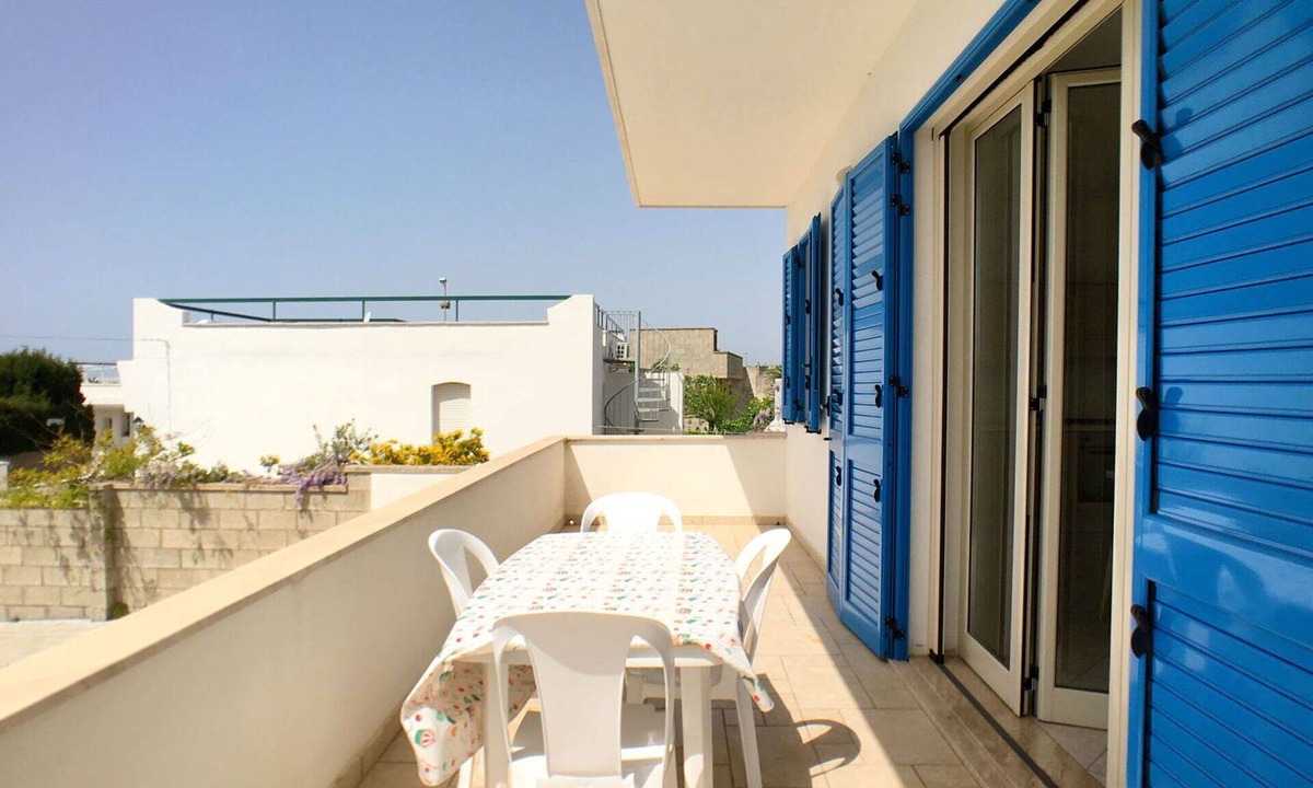 Torre Vado Apartment | Lovely apartment for 8 people with A/C, TV, balcony and pets allowed