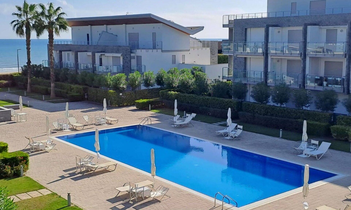 Silvi Marina Apartment | Lovely apartment for 4 guests with pool, WIFI, A/C, TV, terrace and pets allowed