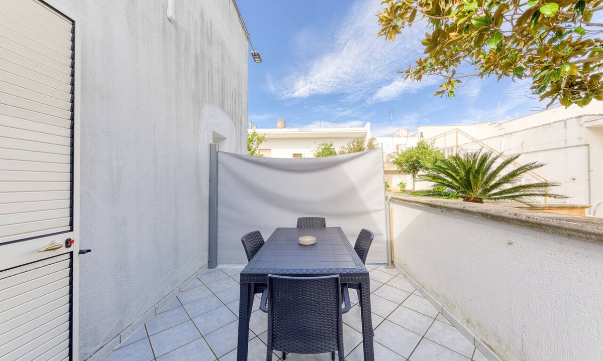 Acquarica del Capo Apartment | Mauricarol Residences - Apt with Private Terrace, Wi-Fi & Air Conditioning