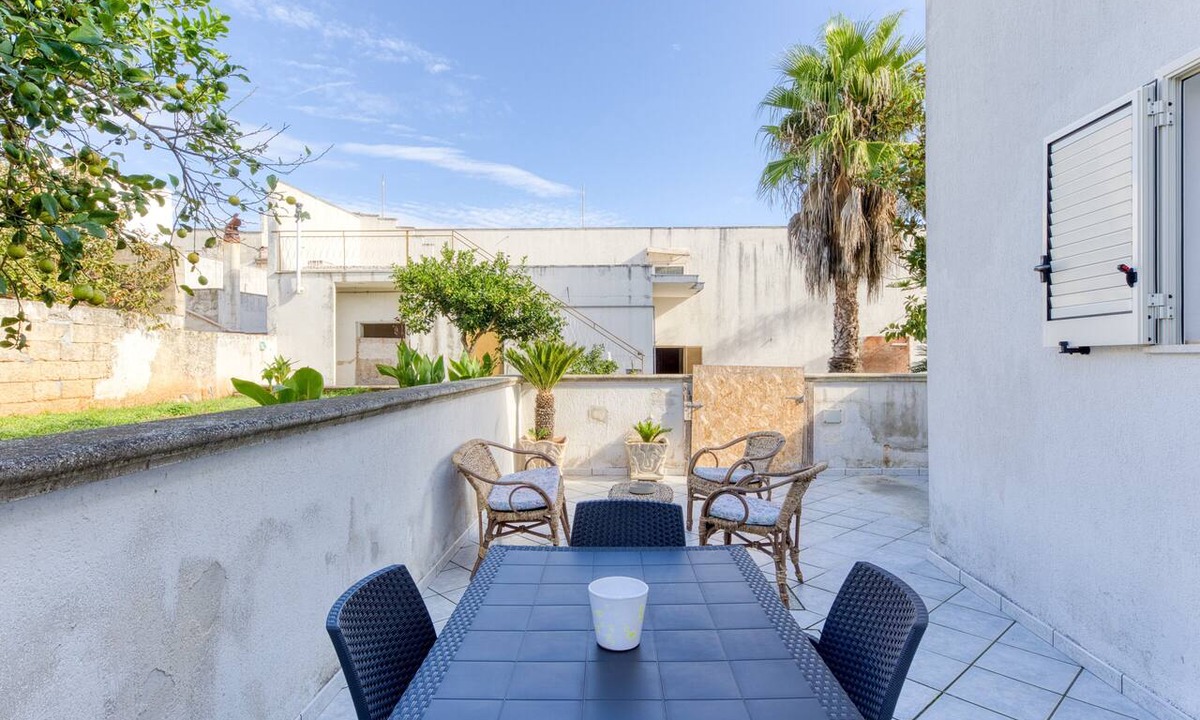 Acquarica del Capo House | Mauricarol Residences - Carol Apartment with Private Terrace, Wi-Fi and Air Conditioning