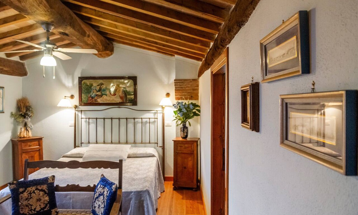 Torniella Apartment | Mora Selvatica – Deluxe Room with Private Balcony and Val di Farma View