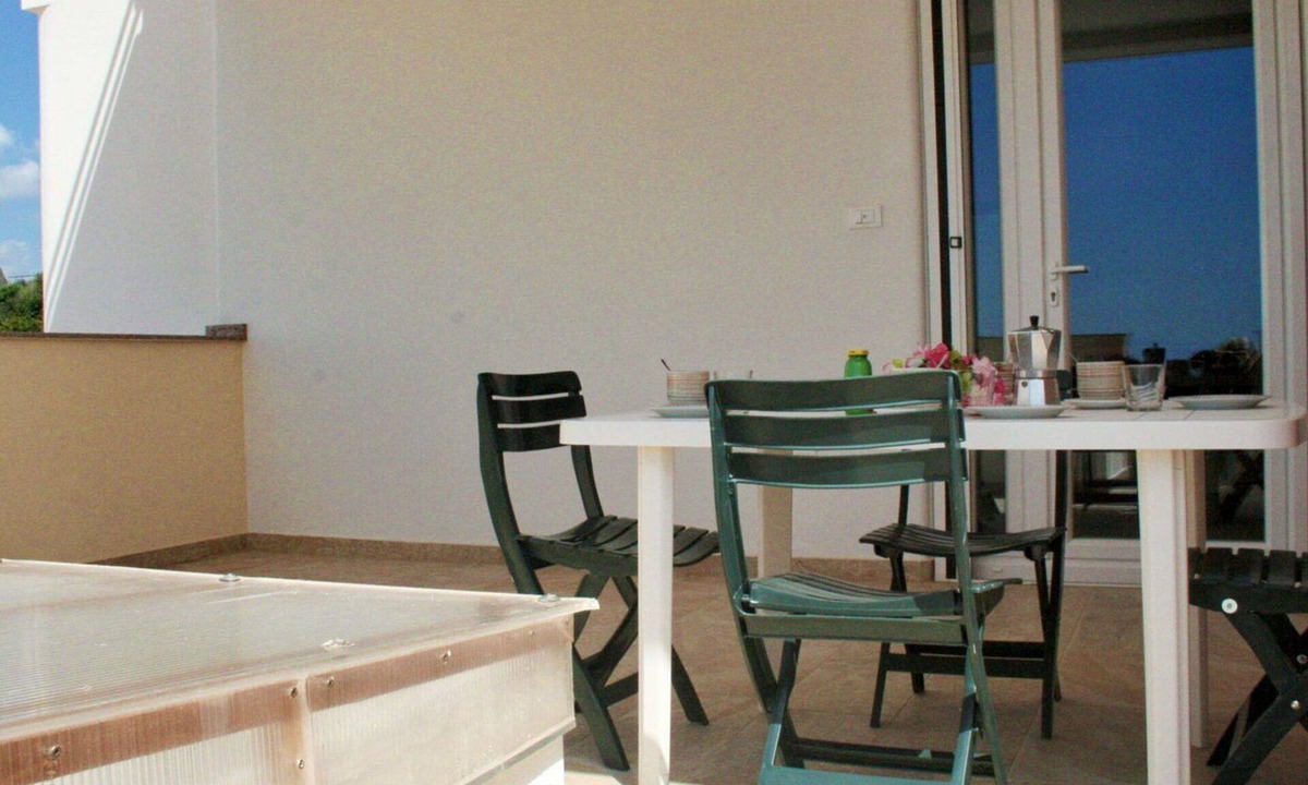Torre Vado Apartment | Nice apartment for 10 guests with A/C, TV, terrace and pets allowed
