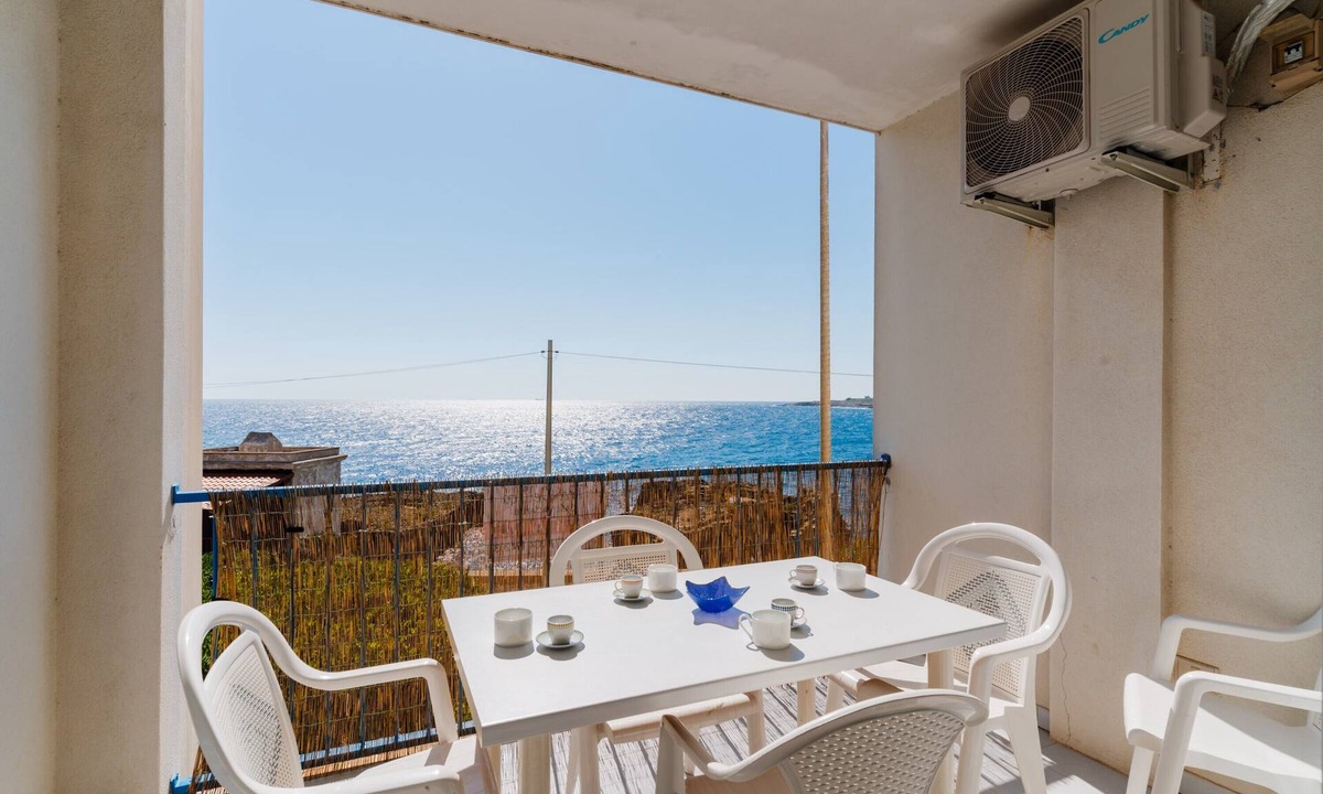 Otranto House | Olimpia's Home in Otranto – Sea View, Wi-Fi & Air Conditioning