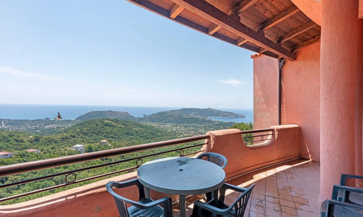 Palinuro Apartment | P.R. Club - One-Bedroom Apartment Faro 27 with Sea View, Private Terrace and Air Conditioning