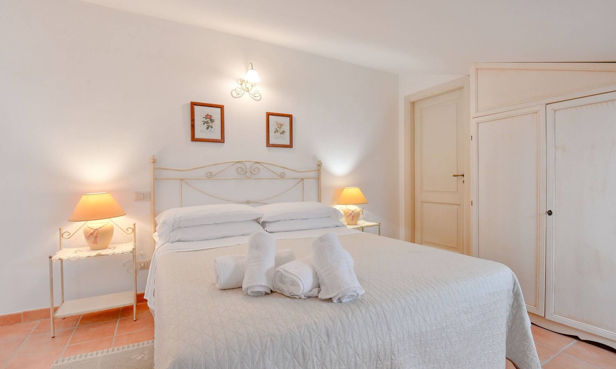 Castellabate Apartment | Peaceful surroundings near sea countryhouse apartment on the Cilento coast