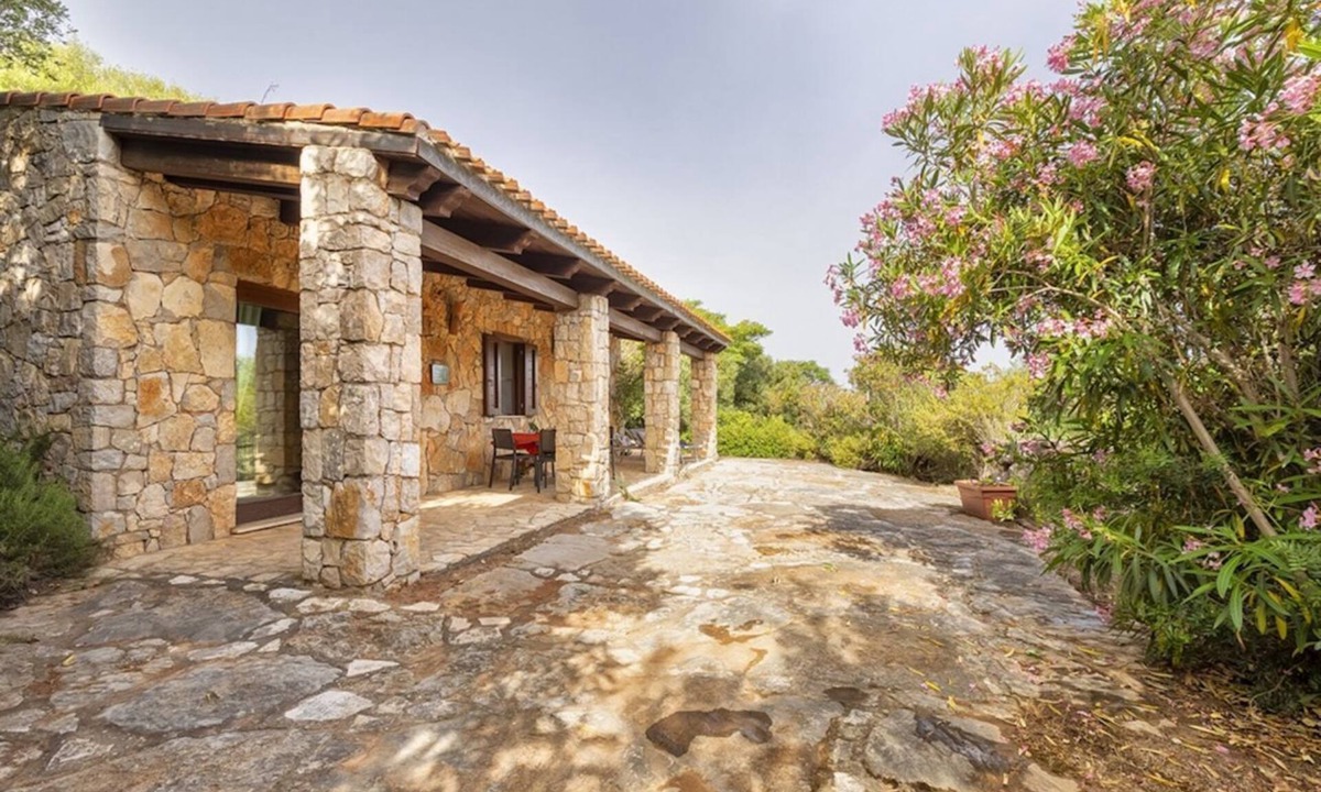 Santa Maria La Palma Cottage | Private cottage at ground floor, in an exclusive and secluded location, 35 square meters, ideal for 2 guests.It comprises a cozy living room with a fully equipped kitchenette, a double bedroom and a bathroom with shower.A splendid terrace with a view is