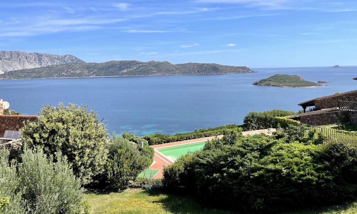 Capo Coda Cavallo Apartment | Punta Est Bilocale Giardino Vista Mare