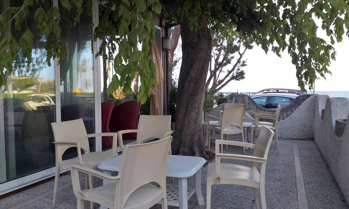 Pineto Bed & Breakfast | Quadruple room in Pineto - A stone throw from the sea