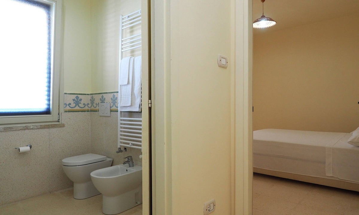 Ugento House | Room 'Villa Casciani - Tramontana' with Shared Pool, Wi-Fi and Air Conditioning