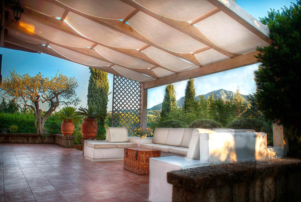 Luogosano Villa | Sarkeep