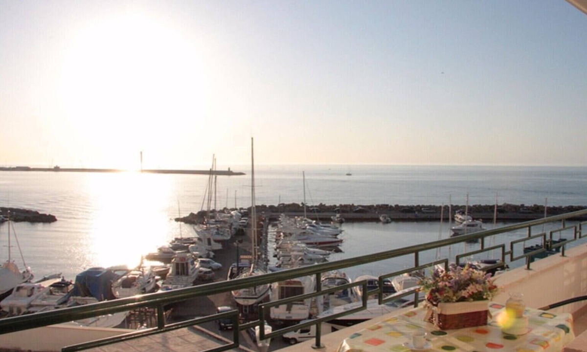 Il Monte Apartment | Seafront apartment. 3 double beds and 3 bathrooms