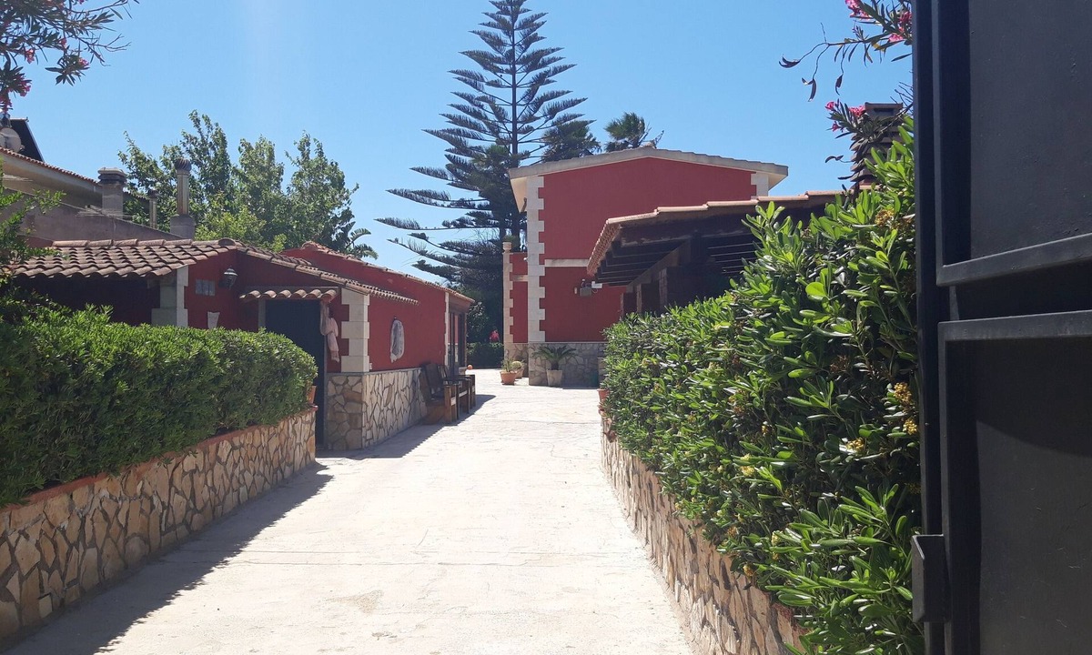 Pachino Villa | Seafront Villa