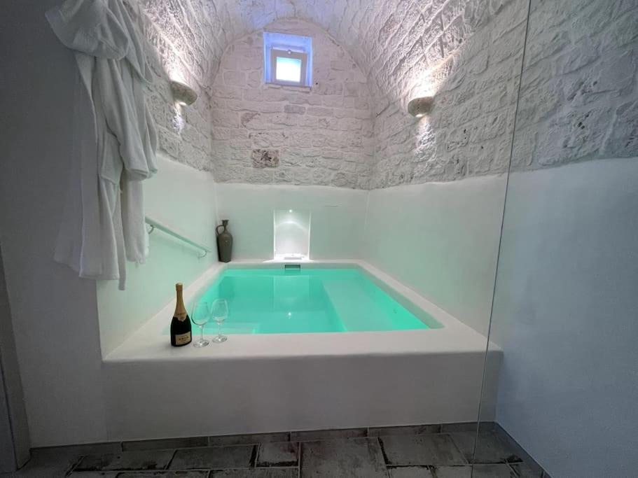 Cisternino Villa | SUITE - Trullo Relax sul Monte