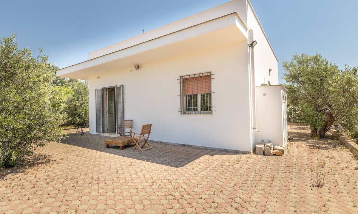 Taviano House | Sunny Garden Stay in Taviano