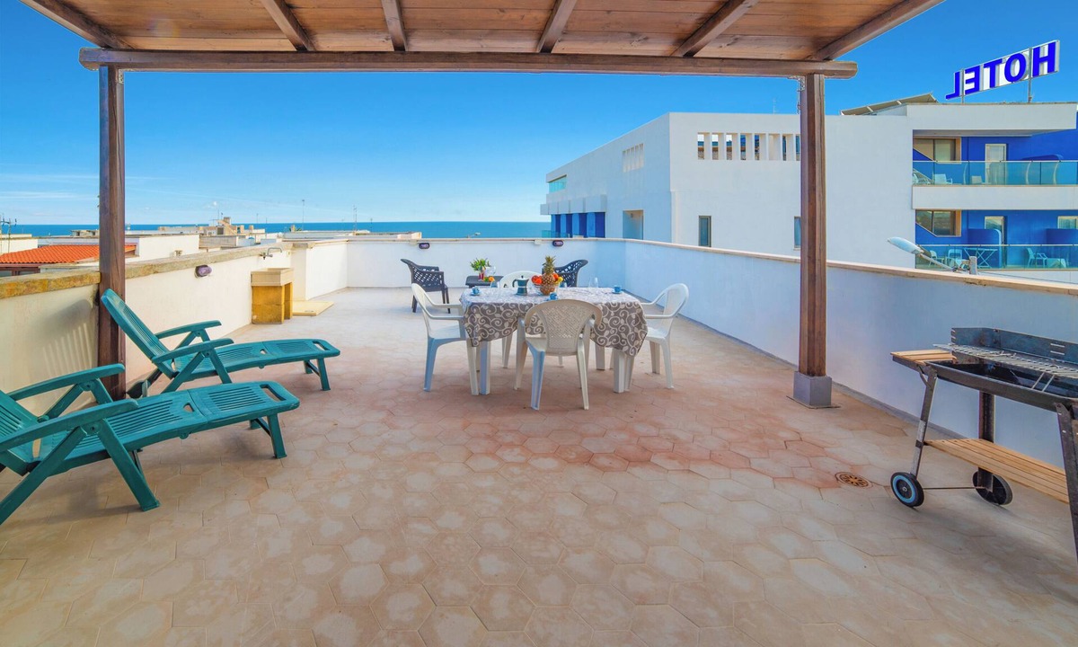 Torre dell'Orso Apartment | Sunny Sea-View Terrace in Torre dell’Orso, Melendugno, Italy