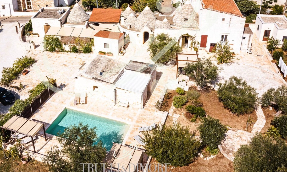 Coreggia House | TD Truly Trulli Gentle Breeze Across Olive Valley