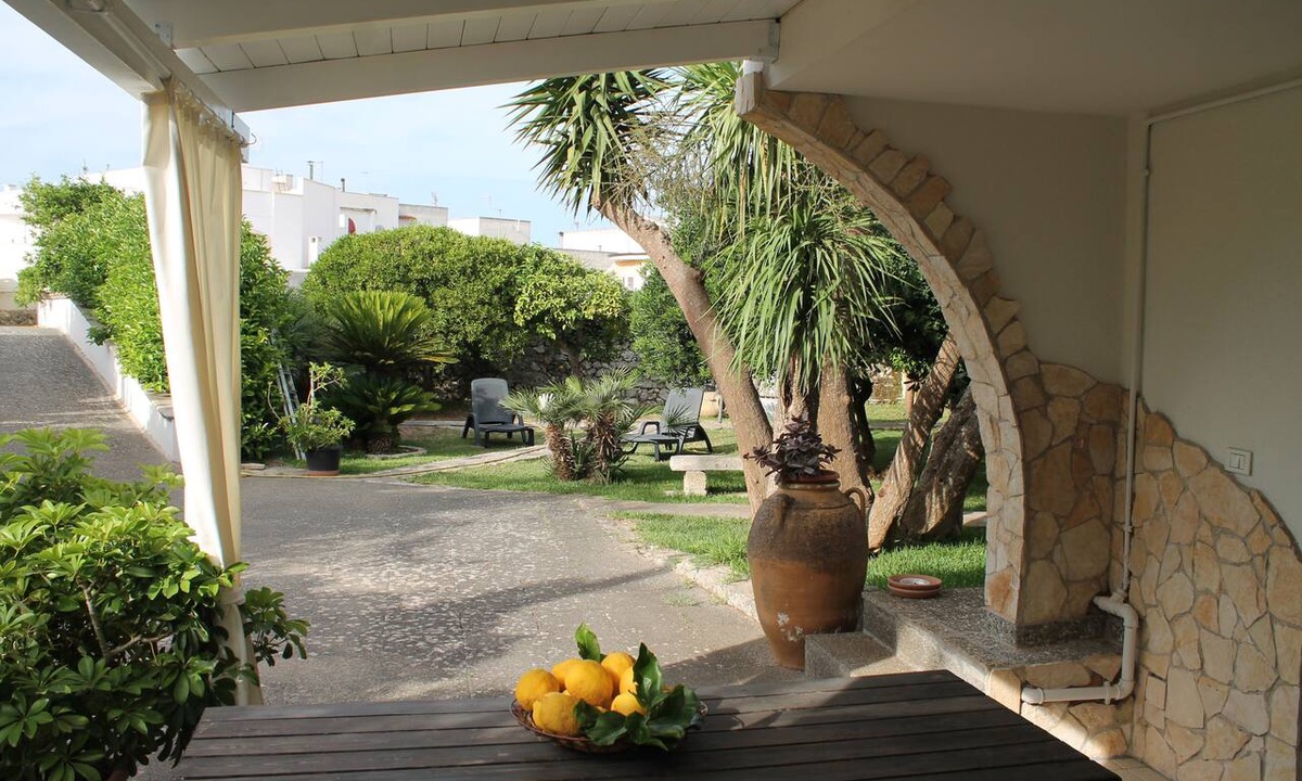 Vignacastrisi Apartment | Terra di Mare: Three-room apartment (sub5) with a large garden, 2 km from the sea