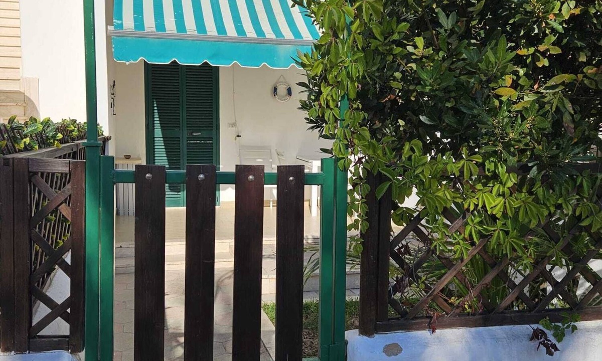 Baia Verde House | The villa is located 250 meters from the sandy beaches with crystal clear sea.