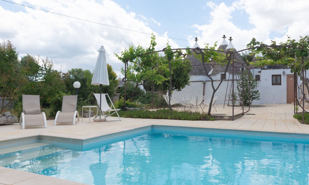Cisternino House | Trulli in Itria Valley with Infinity Pool