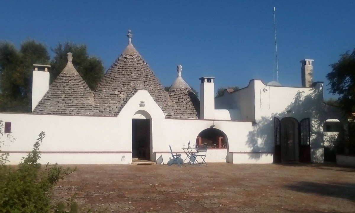 Ceglie Messapica Cottage | Trullo and Studio with Private Pool.