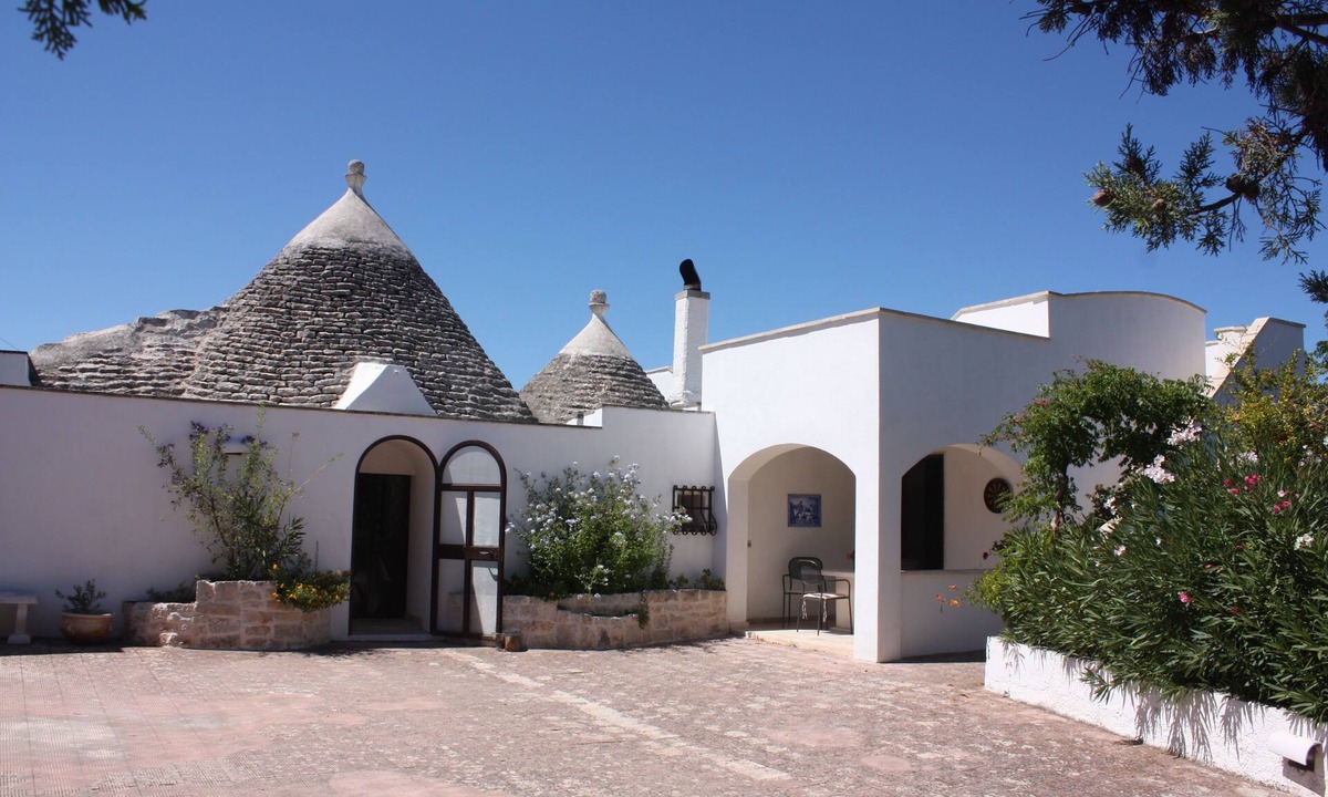 Ceglie Messapica Villa | Trullo in olive grove with amazing view, A/C and private pool – family friendly