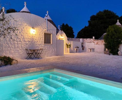 Martina Franca House | Trullo MA' -Romantic Escape with Private Pool-