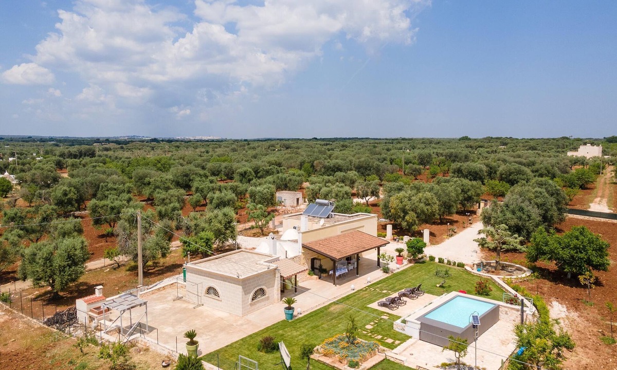 Ceglie Messapica House | Trullo Nonna Pina by BarbarHouse
