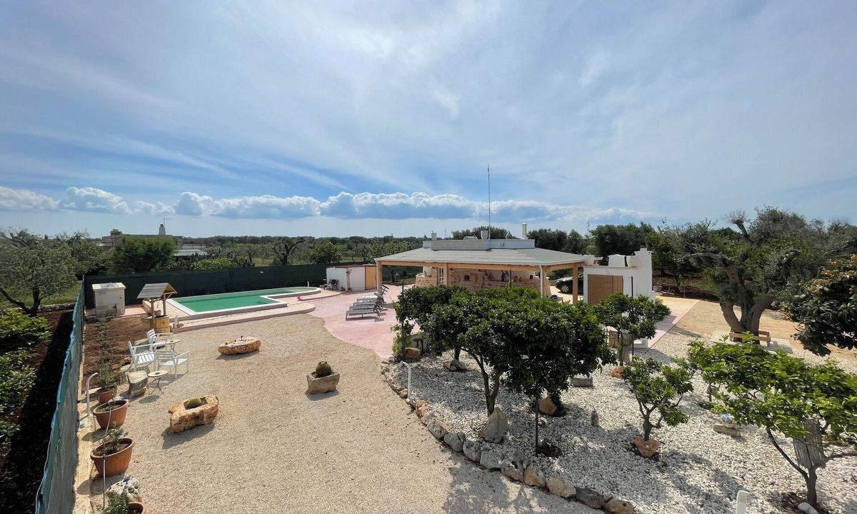 San Vito dei Normanni House | Trullo Restaurato con Piscina , a 10 Minuti dal Mare
