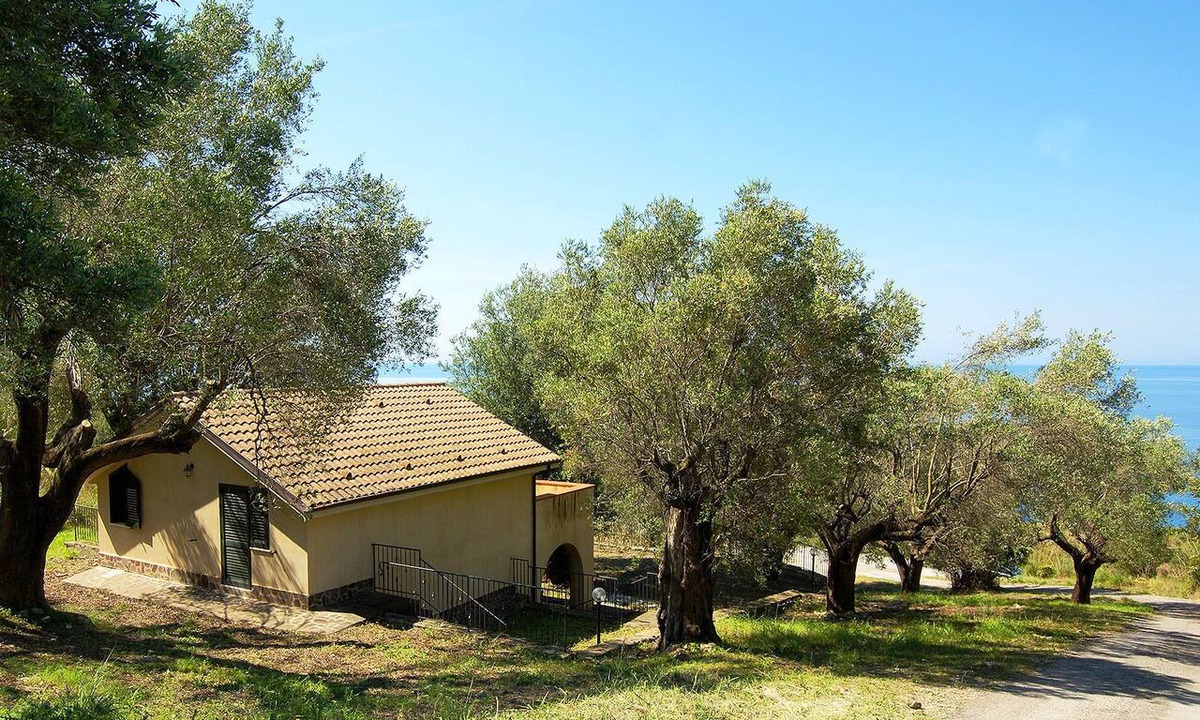 Marina Lido House | Vacation home for 4 guests with 100m² in Marina di Pisciotta (163322)