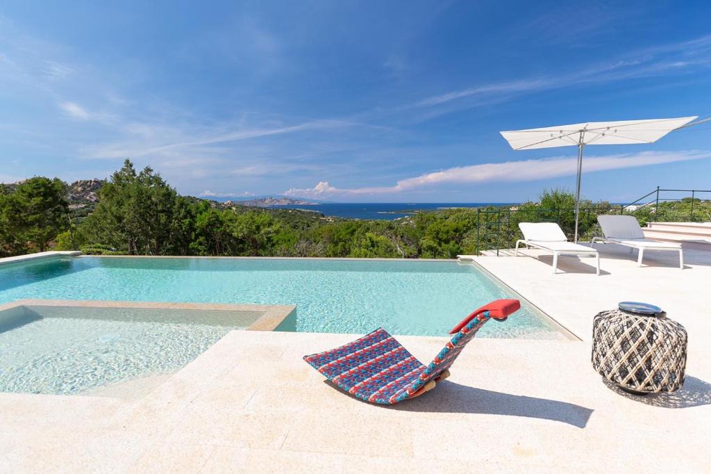 Liscia di Vacca Villa | VILLA AMIRA Porto Cervo con vista Mozzafiato sul Mare,Piscina Privata,WELLNESS & SPA