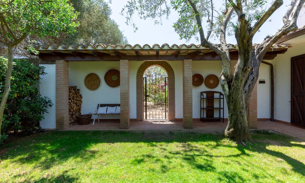 Pula House | Villa among centuries-old olive trees just minutes from the sea