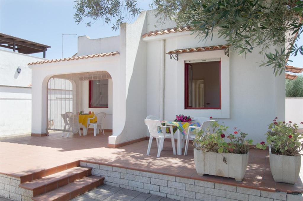Torre Colimena House | Villa Antonella con giardino