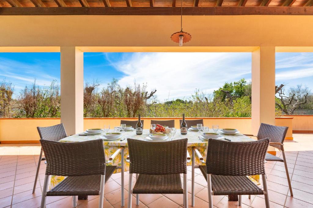 Tuglie Villa | Villa Artas by BarbarHouse