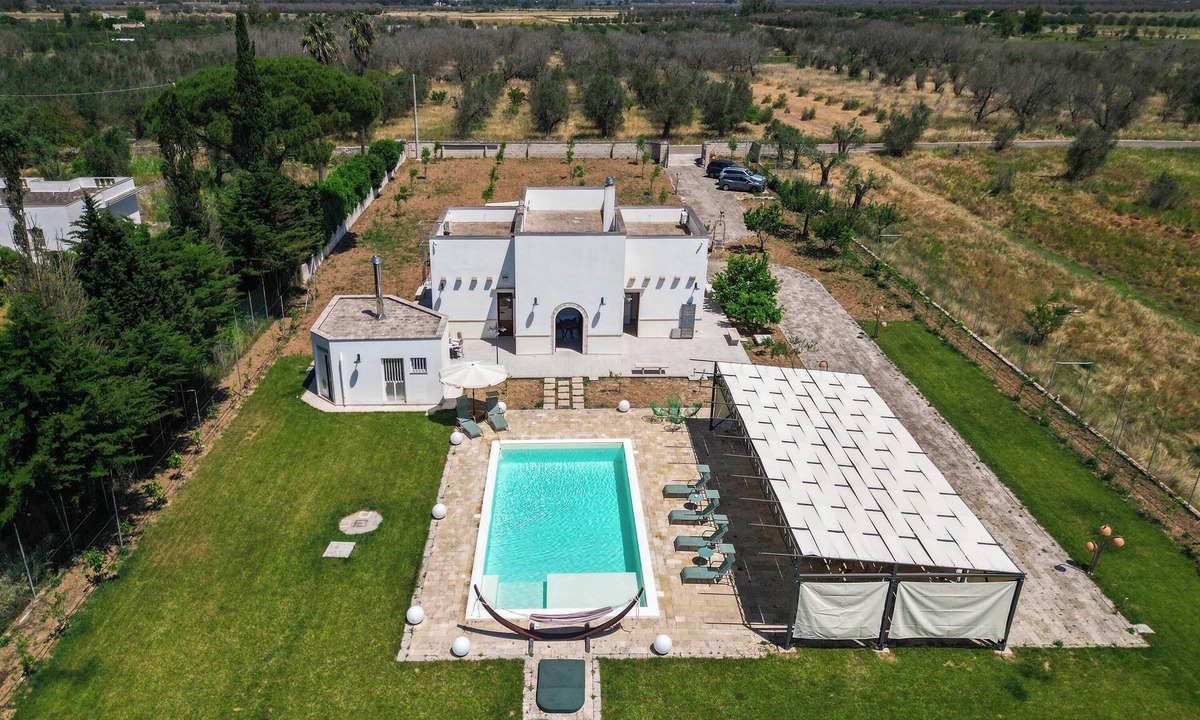 Cutrofiano Villa | Villa Calliope by Perle di Puglia