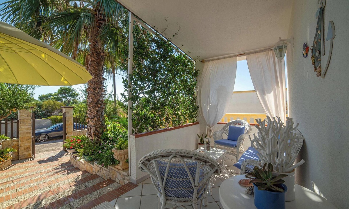Maruggio House | Villa Calò 2 with Garden, 200 meters from Sea, Maruggio, Italy