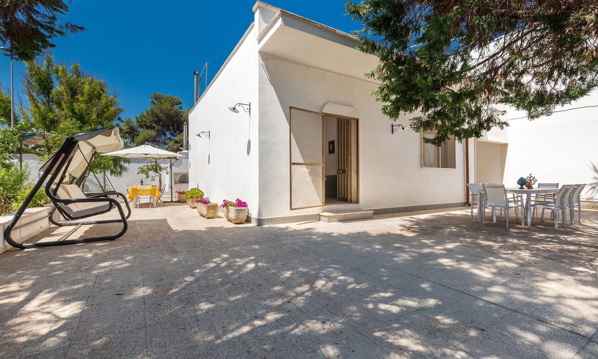 Torre Lapillo Villa | Villa Estate by BarbarHouse