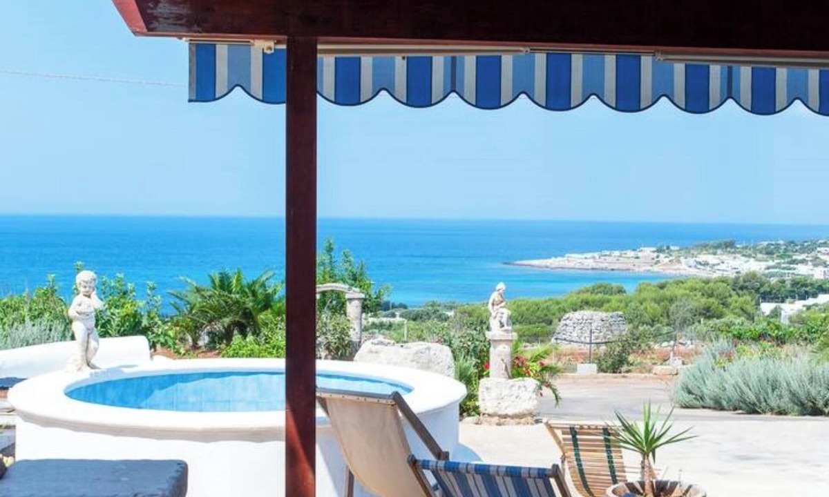 Marina di Felloniche Apartment | Villa Felloniche Sea-View Terrace Apt 250m to Beach, Castrignano del Capo, Italy