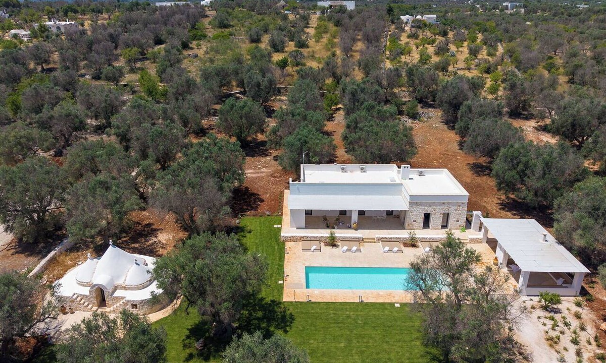 Carovigno Villa | Villa in Ostuni with 7 bedrooms sleeps 14