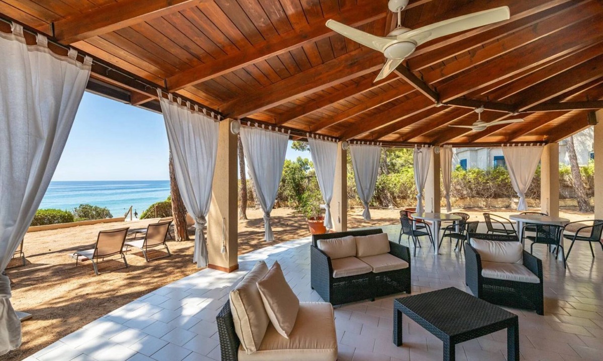 Santa Margherita di Pula Villa | Villa Fernanda – elegance, space and panoramic views in Santa Margherita di Pula ✨🌿