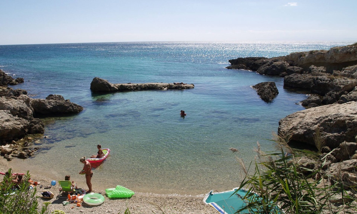 Taranto Villa | Villa just steps from the sea. Mediterranean space and relaxation.