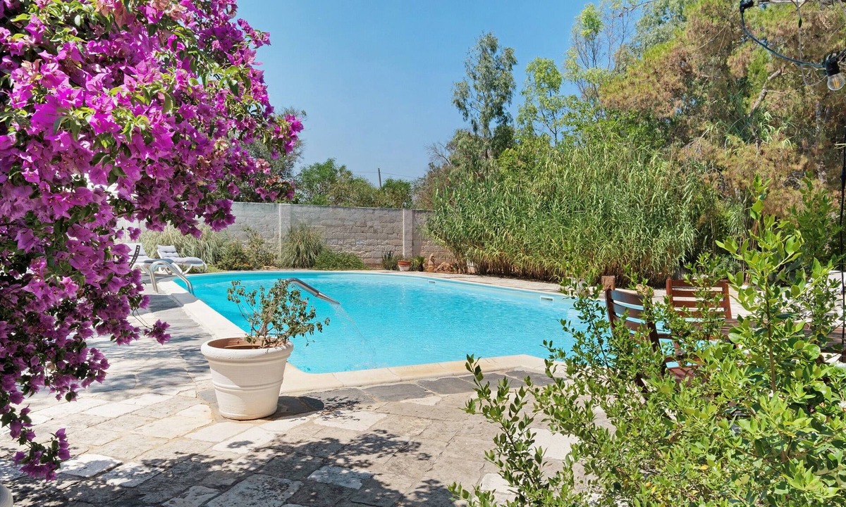 Nardo House | 'Villa La Cucchiara' with Private Pool, Wi-Fi and Air Conditioning