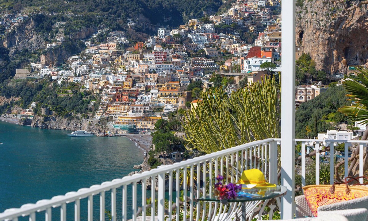 Arienzo House | Villa Le Sirene with Private Jacuzzi, Sea View