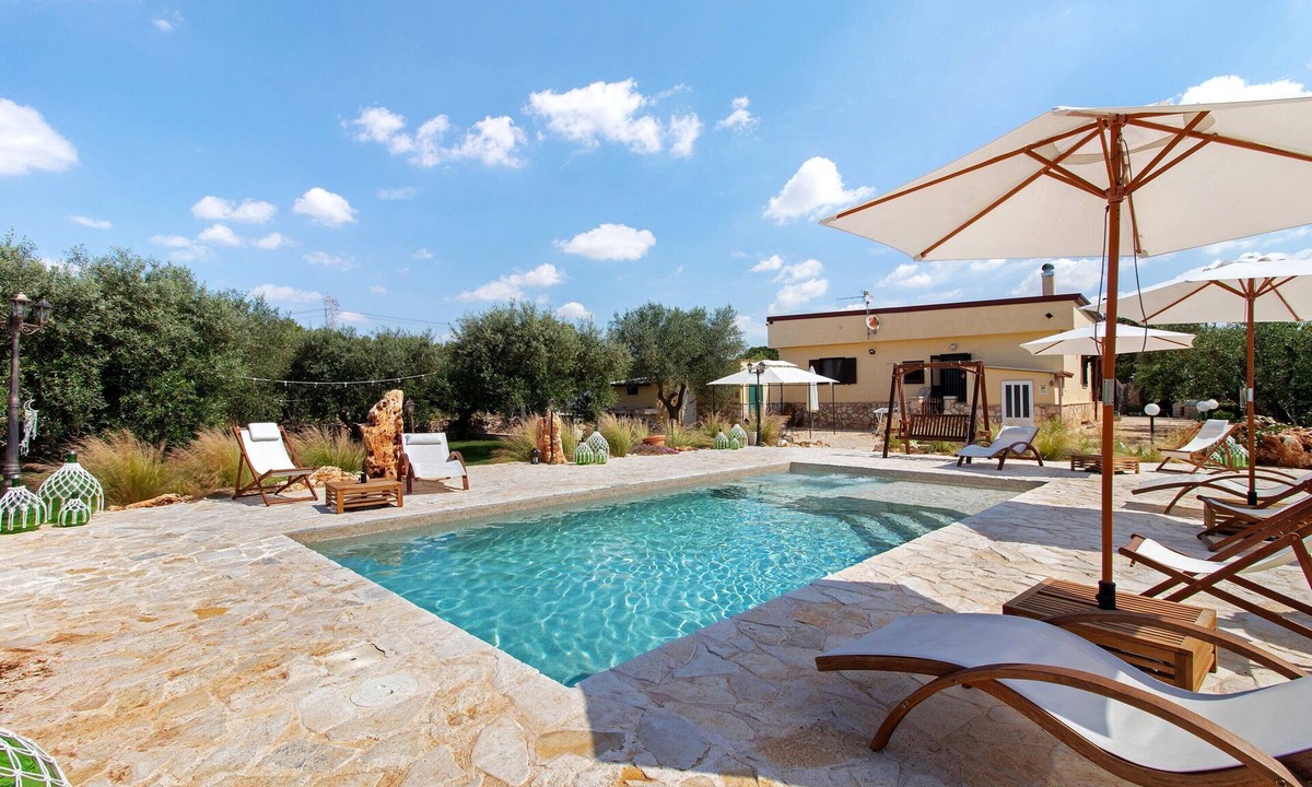 Mottola Villa | Villa Mario Pool and Relax: Private Pool & 6,000 m² Garden in Puglia