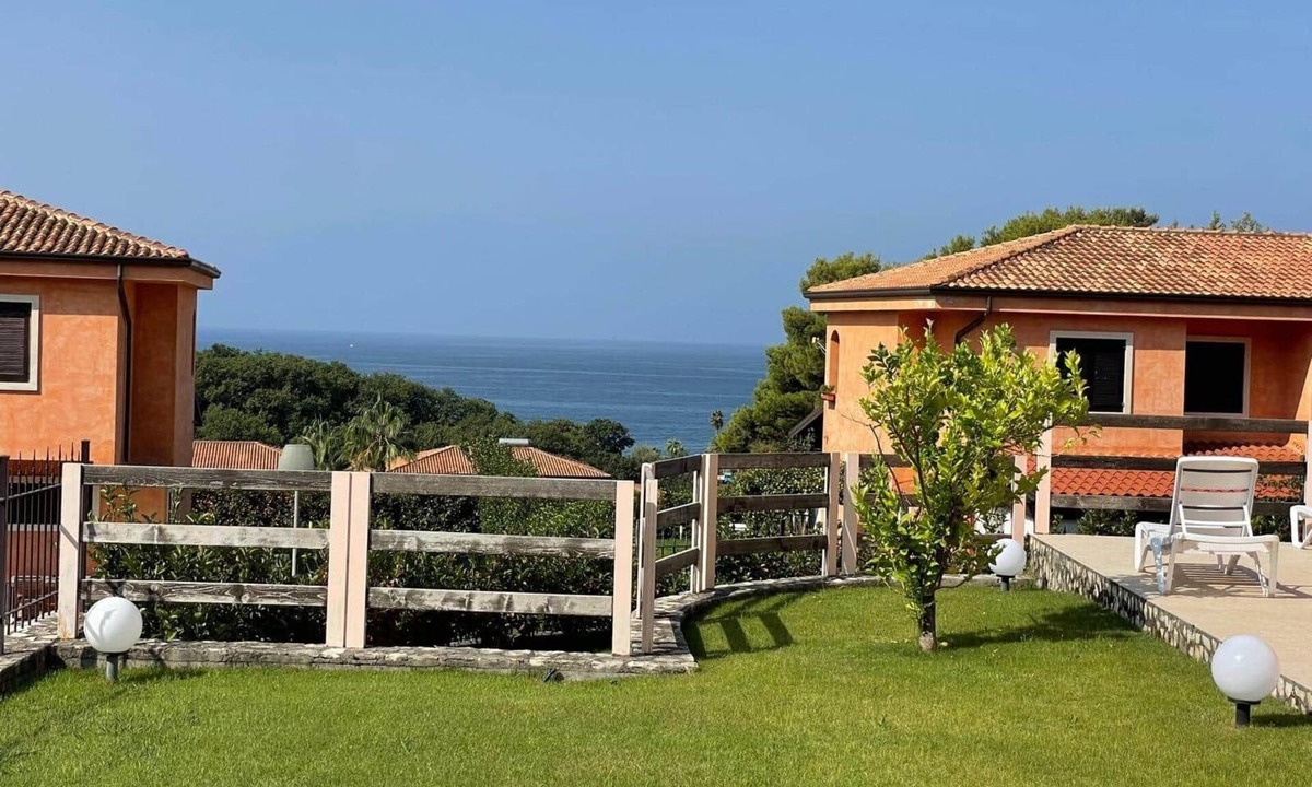 Belvedere Marittimo House | Villa with garden in Belvedere Marittimo