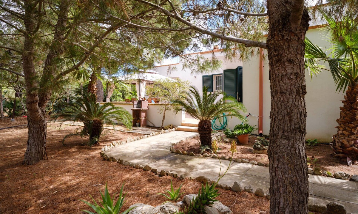 Taviano Villa | Villetta 'Del Salento 3' with Private Terrace, Garden, and Air Conditioning