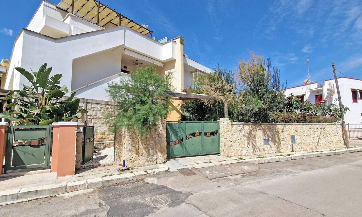 Baia Verde Villa | Villino Nicole 50m from the sea, veranda, BBQ