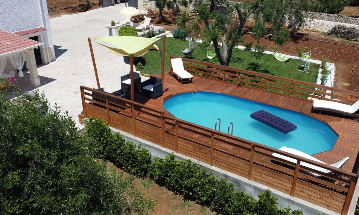 Ceglie Messapica Villa | Wonderful villa with hot tub, private pool, WIFI, A/C, TV, patio and pets allowed, close to Ost.