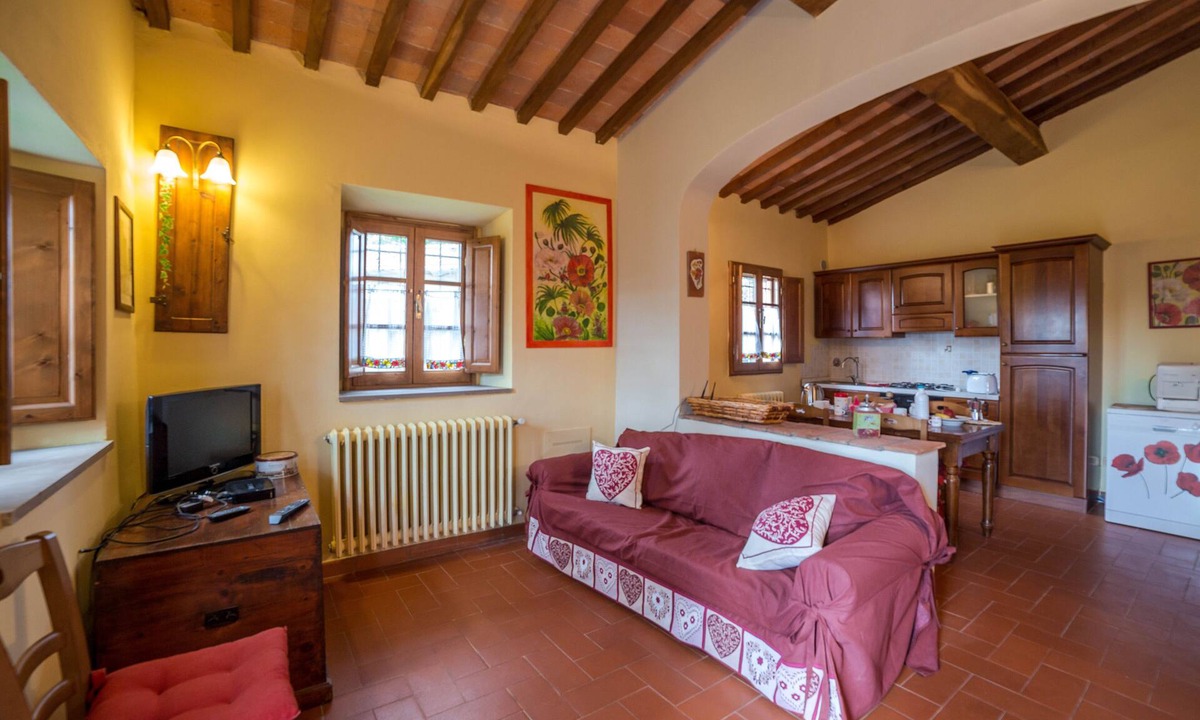 Donnini House | Wonderful apartment in small farmhouse with pool and garden